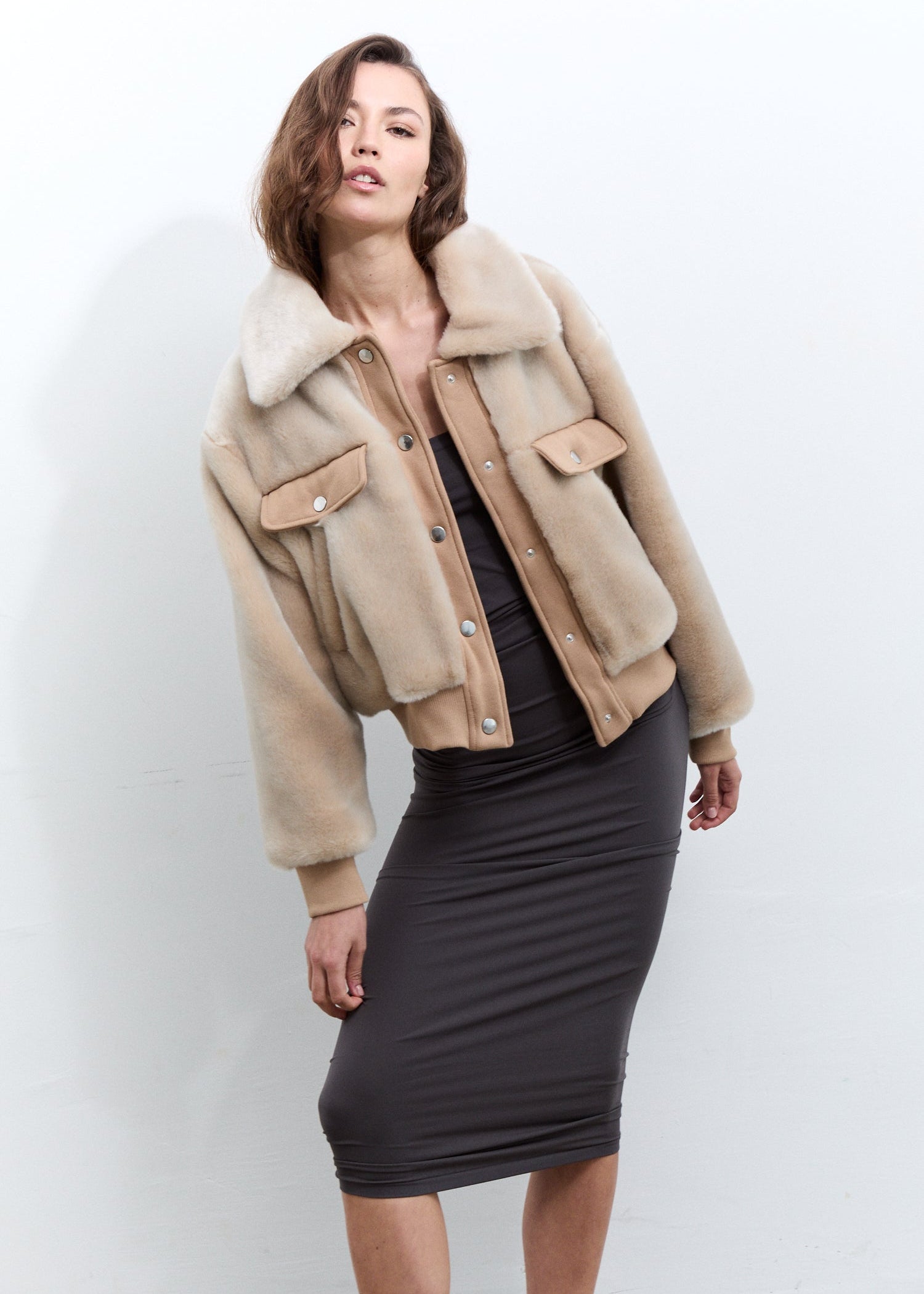Short Velvet Frost Bomber Beige
