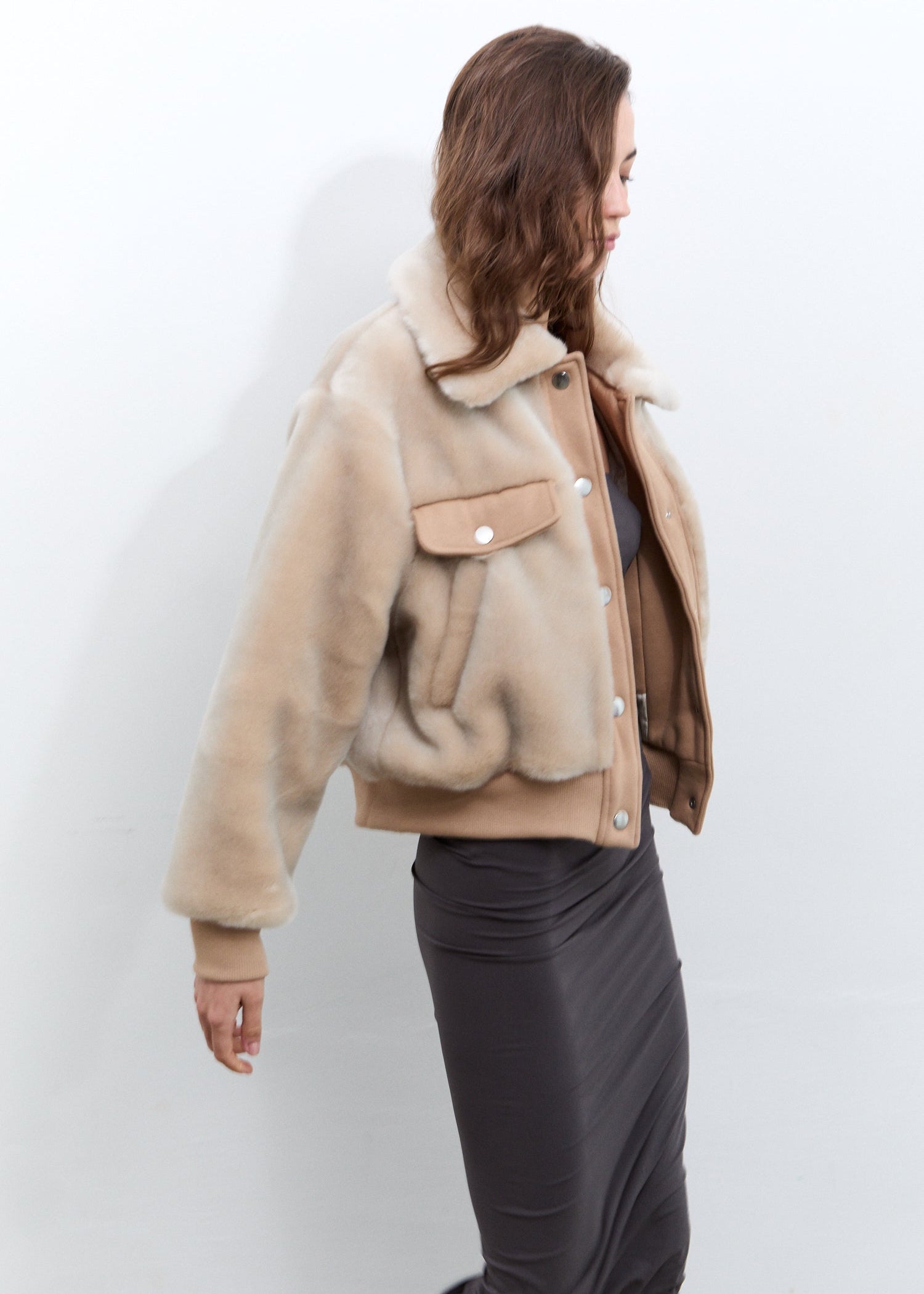 Short Velvet Frost Bomber Beige